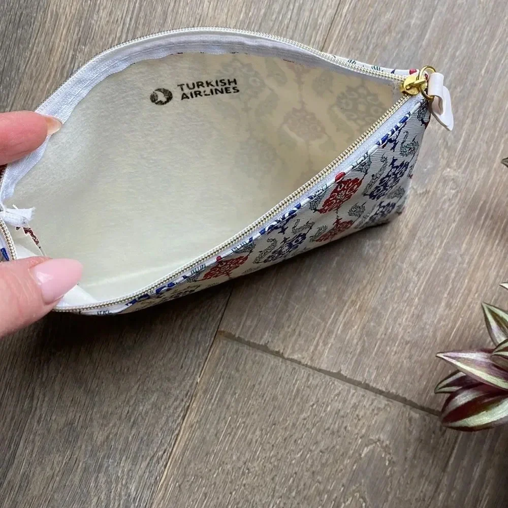 Collectible Airport Pouch with Turkish motifs print